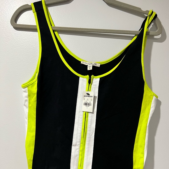 Express crop like shirt. - Picture 1 of 4